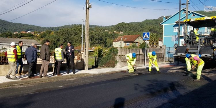 A rehabilitación da estrada provincial Meira-Fraga encara a súa recta final