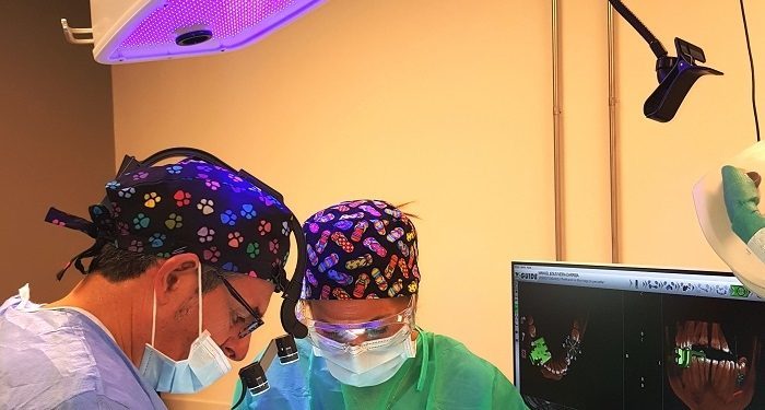 Los implantes 4.0 llegan a Galicia con la cirugía guiada por ordenador