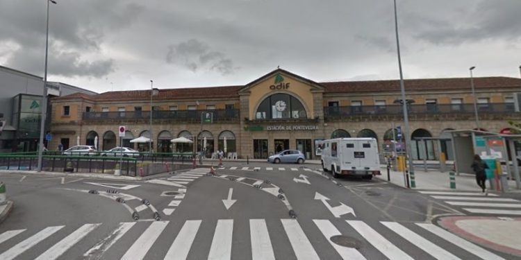 Roba un móvil en Pontevedra, viaja a Vigo en tren, trata de huir a la carrera y es detenida