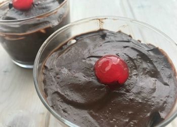 Mousse de chocolate y aguacate