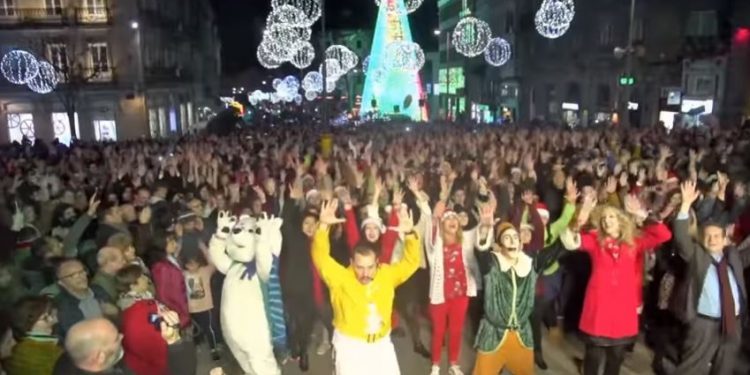 Revive el ‘flashmob’ que abarrotó el centro de Vigo con su vídeo oficial