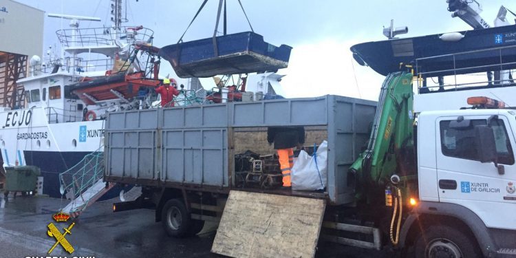 Desarticulada una banda de furtivos que extraía almeja en las rías de Vigo y Pontevedra