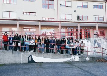 Os institutos de Gondomar e As Neves xa locen os seus murais dedicados ao Guernica e aos incendios