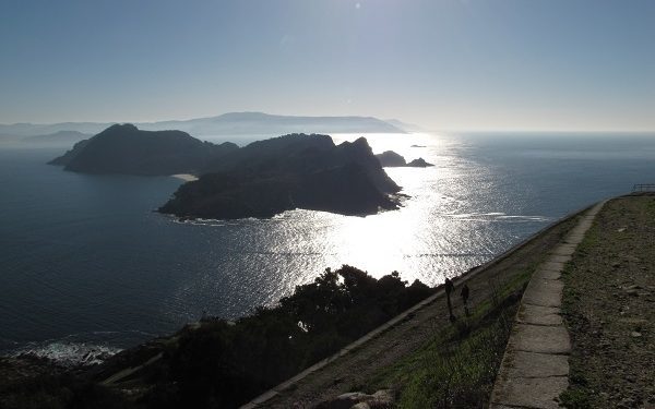 Las Cíes maravillan a 300 privilegiados en su adiós a 2018