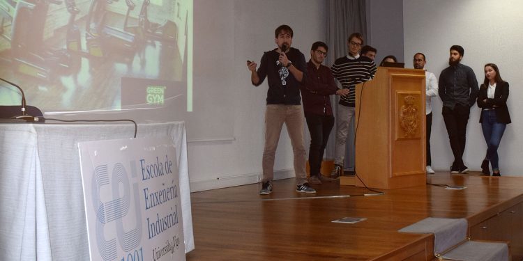 Alumnado do campus propón crear en Vigo unha rede pública de bicis eléctricas