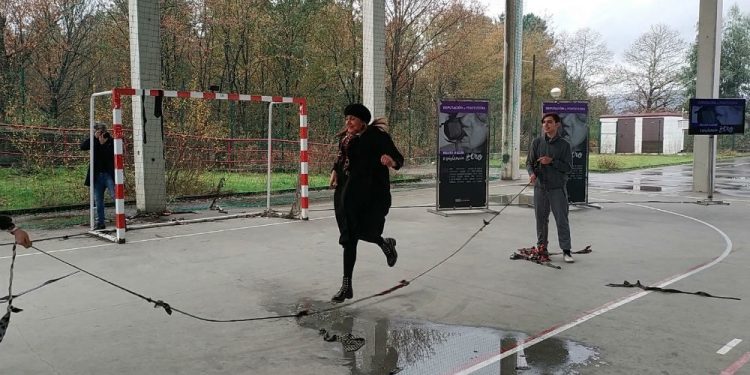Arte e saltos contra as violencias machistas en Ponteareas