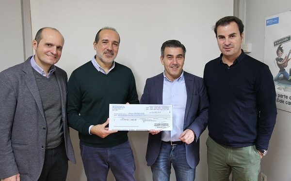 El Salón CarOutlet Vigo dona 6.000 euros a Aldeas Infantiles