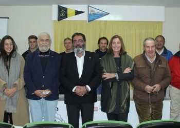 La asamblea de la Federación de Vela apoya por unanimidad al vigués Villaverde
