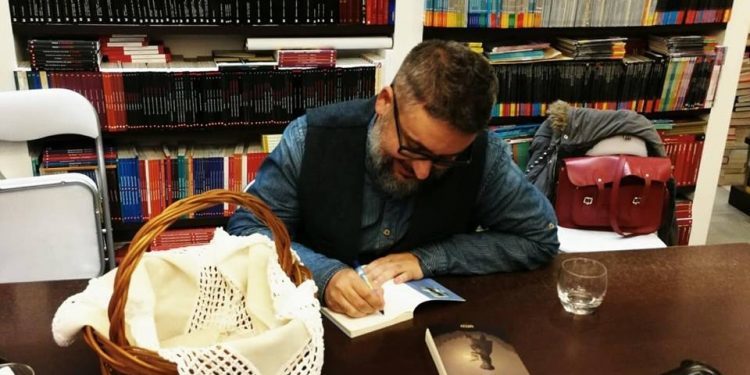 Antonio M. Fraga presenta «O bestiario científico de Anxos Nogueirosa»