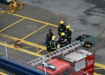 Rescatado tras caer con su vehículo por un terraplén de 50 metros en Moaña