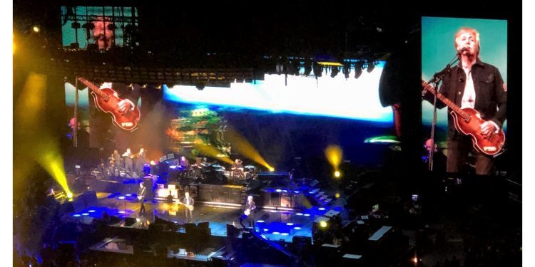 Paul McCartney vuelve a Londres