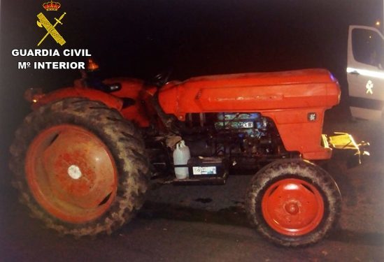 Interceptan a un porriñés conduciendo drogado y sin carné un tractor que carecía de seguro e ITV