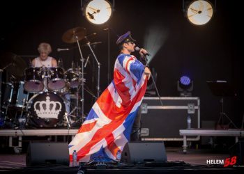 Vigo cambia de año homenajeando a ABBA y Queen