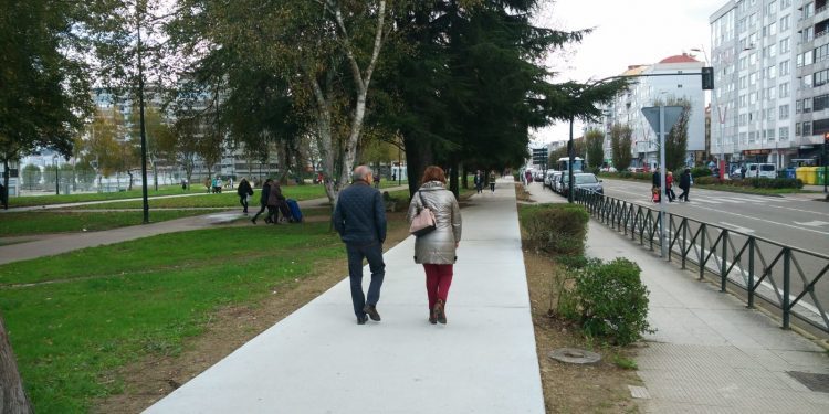 O carril bici que vertebrará Vigo empeza a tomar forma na Avenida de Castelao