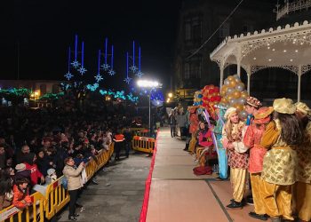 Tui sobe a aposta de Abel Caballero co alumeado de Nadal