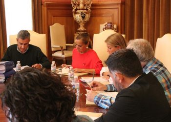 La Diputación destina a los concellos más de 1 millón de euros para personal