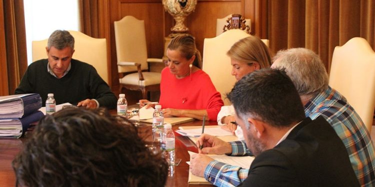 La Diputación destina a los concellos más de 1 millón de euros para personal