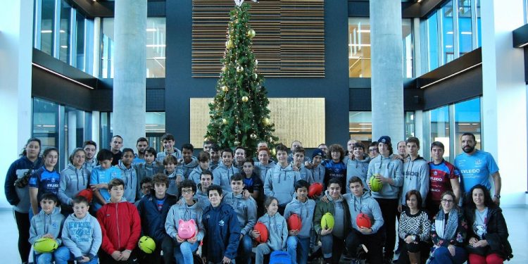 O Vigo Rugby comparte deporte e sorrisos cos nenos ingresados no Cunqueiro