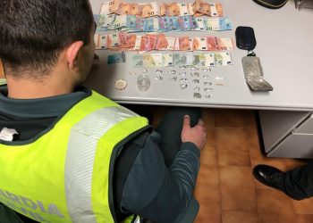 Dos detenidos en Tomiño tras ser cazados con drogas en un control de carretera