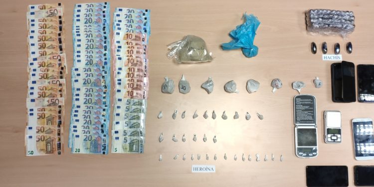 Tres detenidos por pertenecer a una organización dedicada al tráfico de drogas en la zona de plaza de Independencia