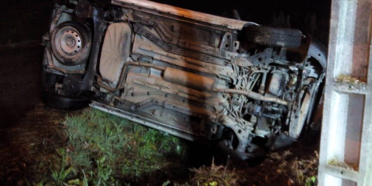 Excarcelado un conductor que volcó en As Neves tras quedarse dormido