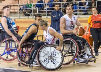 El líder deja al Iberconsa Amfiv sin opciones de victoria en el tercer cuarto