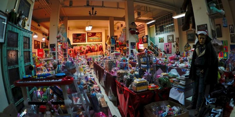 El Centro Comercial Gran Vía recoge cerca de 1.000 juguetes para «Cada niño un juguete»