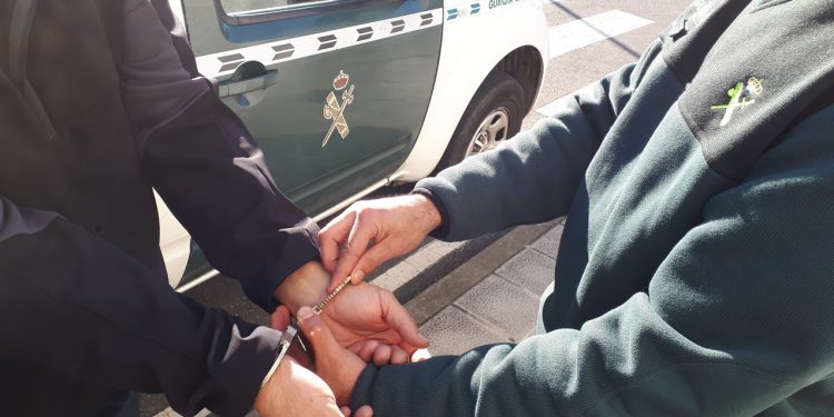 Detienen en el área de Vigo a tres personas que estaban reclamadas judicialmente