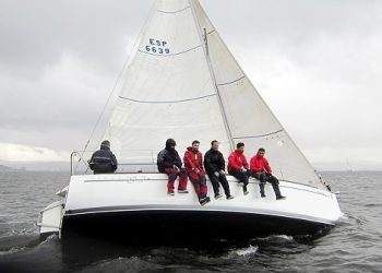 Rianxo larga amarras a la nueva temporada con la Regata Distribunosa