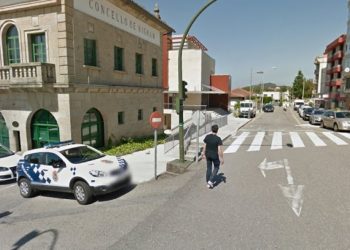 Un abuelo deja encerrados a sus tres nietos menores en el coche en Nigrán para irse al bar