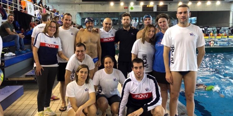 Los máster del Náutico de Vigo logran 35 medallas y baten cinco récords gallegos