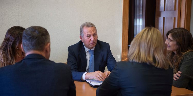 Los procuradores lanzan un plan de acción para agilizar la justicia en Vigo