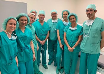 Oftalmólogos de Lisboa aprenden no Meixoeiro técnica láser para cataratas