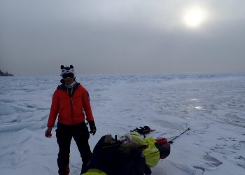 Chus Lago completa los 300 primeros kilómetros de travesía por el lago Baikal