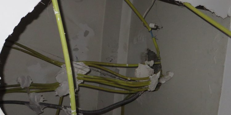 Detenido cuando hacía un butrón para robar en una frutería de A Guarda