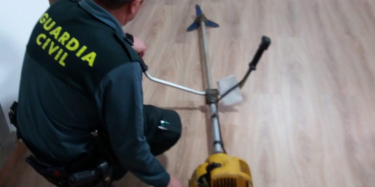 La Guardia Civil esclarece el hurto de varias motosierras en Crecente