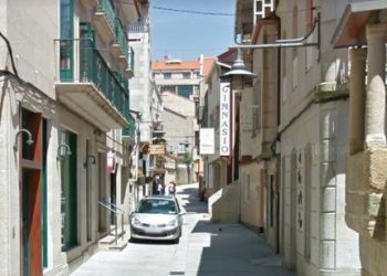 La policía busca a un hombre en Cangas tras atacar con un machete a su pareja