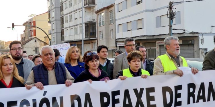 Mil personas marchan de Teis a Chapela por la eliminación del peaje entre Vigo y Redondela