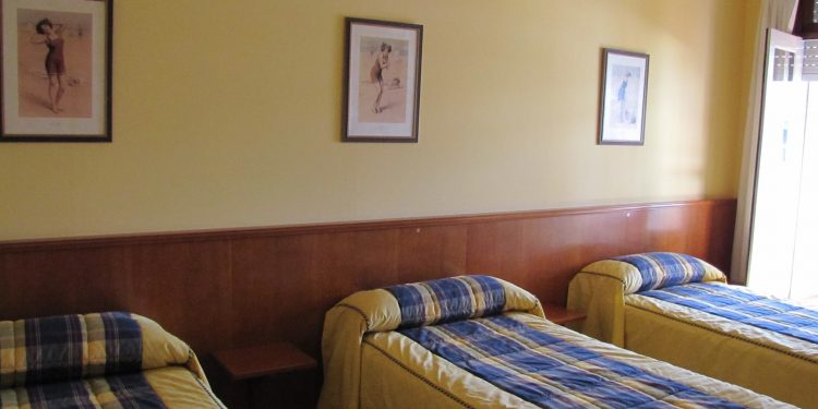 O persoal do albergue de Vigo denuncia que Cruz Roja segue sen aplicarlle o convenio