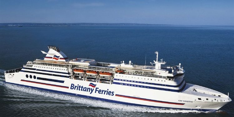 La secretaria de Estado de Comercio ve en el ferri al Reino Unido una buena alternativa al transporte terrestre