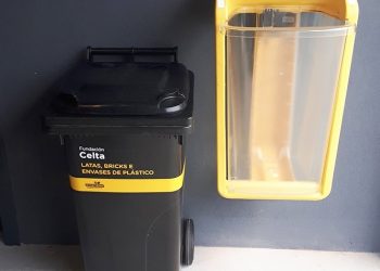 El Celta instala papeleras y contenedores de reciclaje en Balaídos y A Madroa