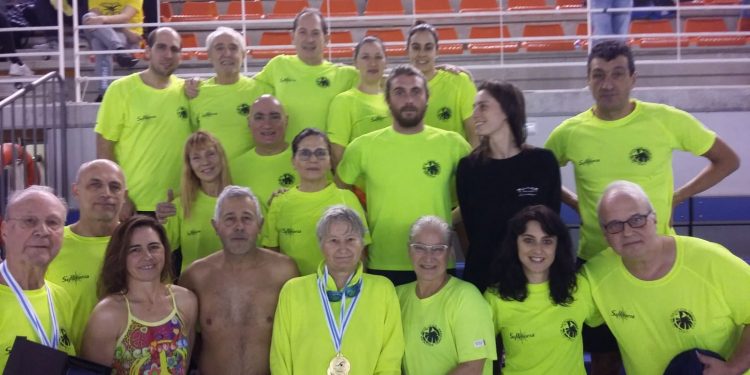 El Club Traviesas de Vigo se proclama subcampeón gallego de natación máster de invierno