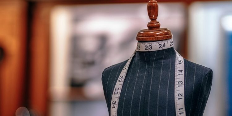¿Es buena idea emprender un negocio de taller de costura online?