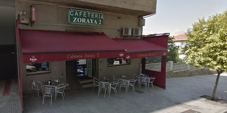 Buscan a un hombre de “unos 40 años” tras disparar contra una cafetería en Teis