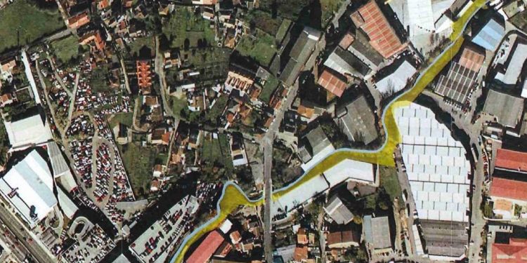O Concello estuda poñer luz en todo o paseo do Lagares para mellorar a seguridade