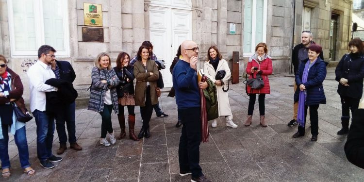 Francisco Castro recorre Vigo en una nueva ruta literaria