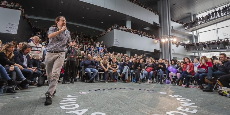 Pablo Iglesias pide en Vigo “una oportunidad” para gobernar para “millones de realidades cotidianas”