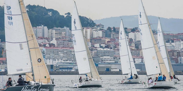 El Trofeo Comunica abre la temporada  de cruceros del Monte Real Club de Yates