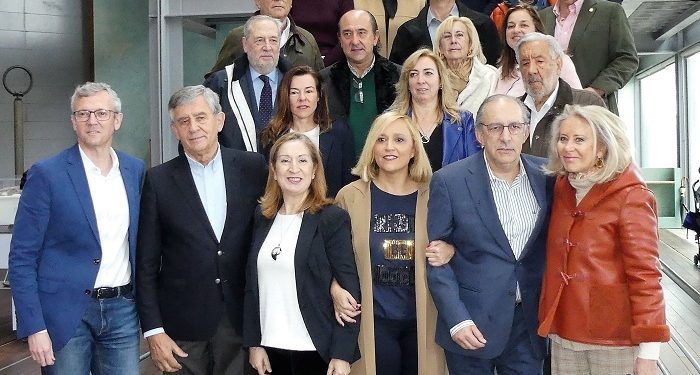 El PP homenajea a sus ex concejales por “40 años de trabajo por Vigo»