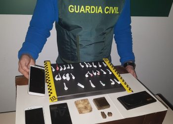La Guardia Civil desarticula un punto de venta y distribución de drogas en Nigrán